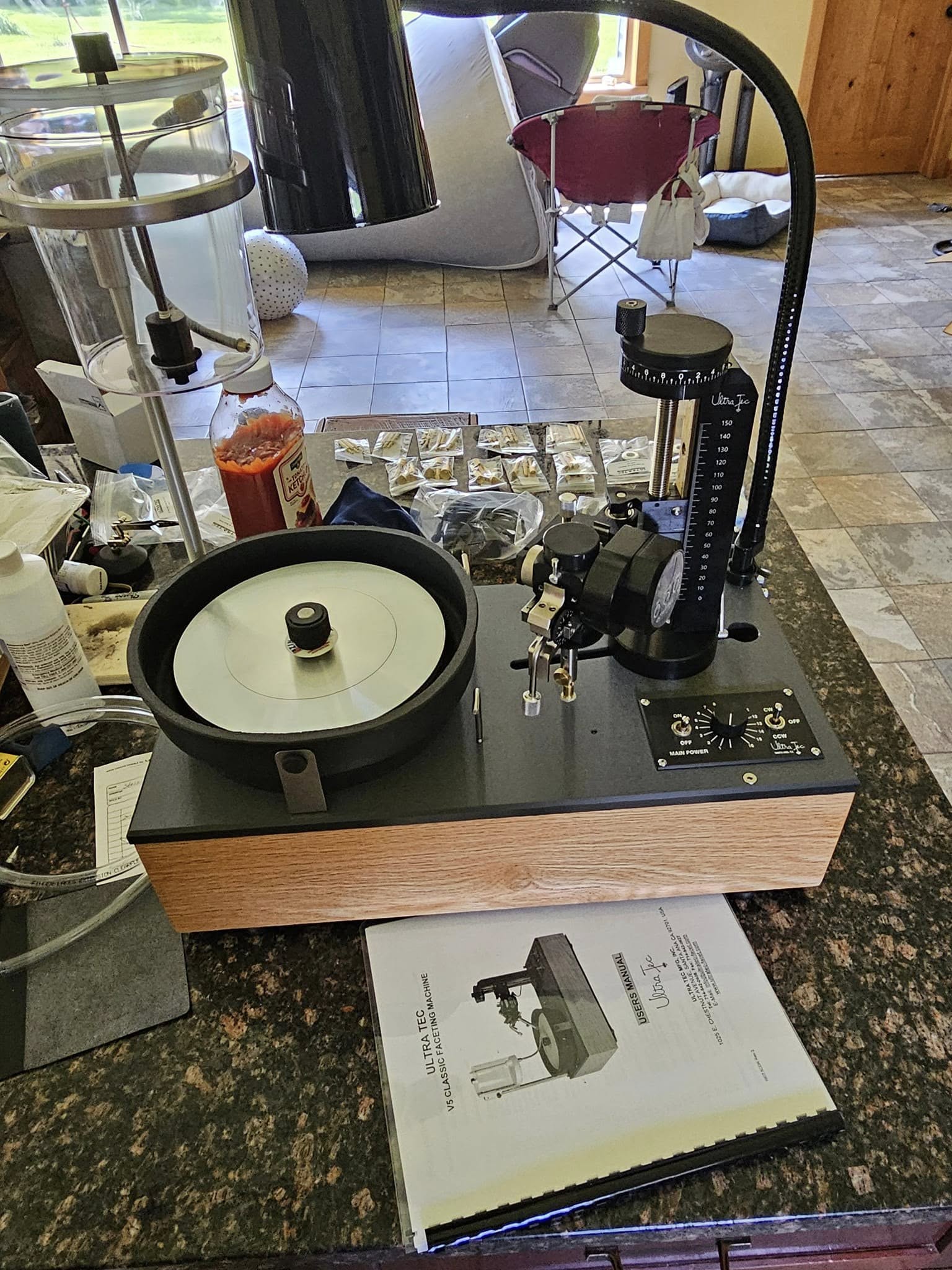 Ultra Tec V5 Classic faceting machine in the atelier